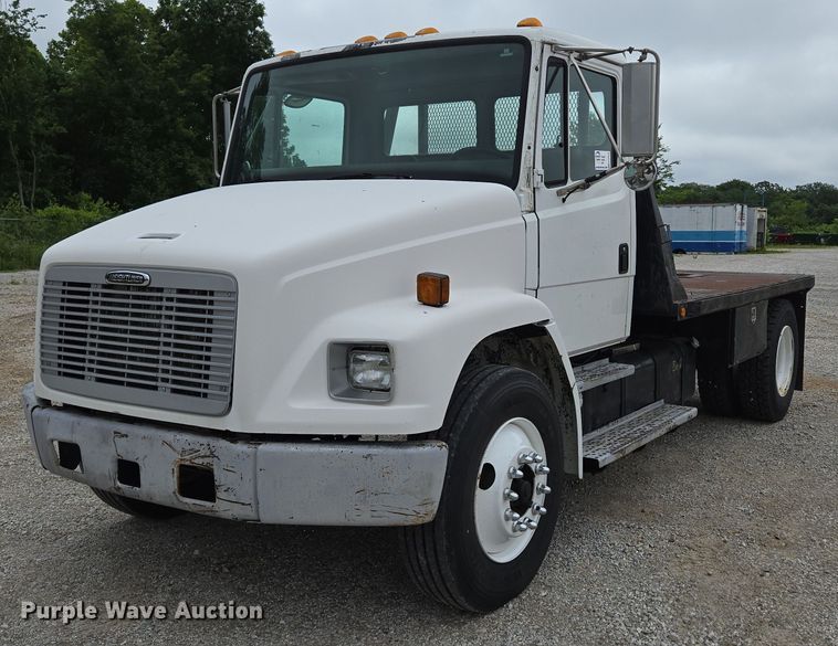 2000 Freightliner FL80 flatbed truck - ED2047