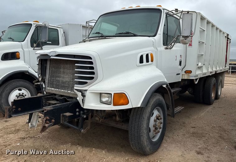 2004 Sterling L8500 dump truck - EQ4901