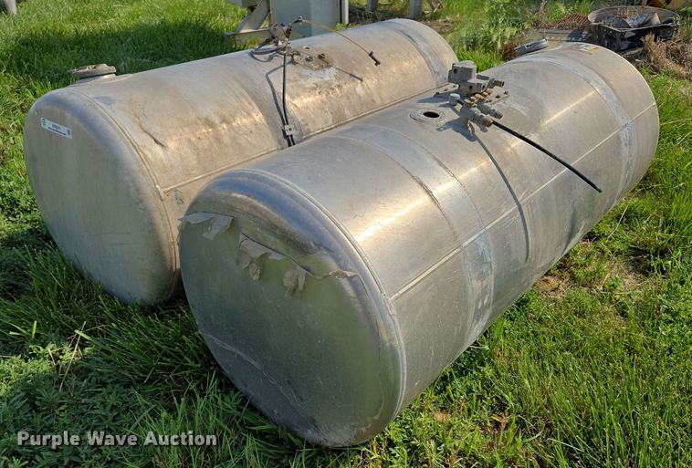 (2) Peterbilt fuel tanks - ER5276