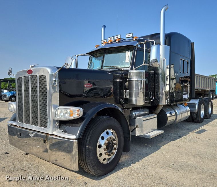 2017 Peterbilt 389 semi truck - YA0567