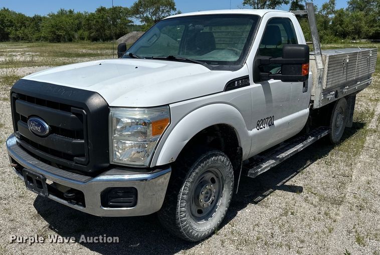 2014 Ford F250 Super Duty XL flatbed pickup truck - DF8560