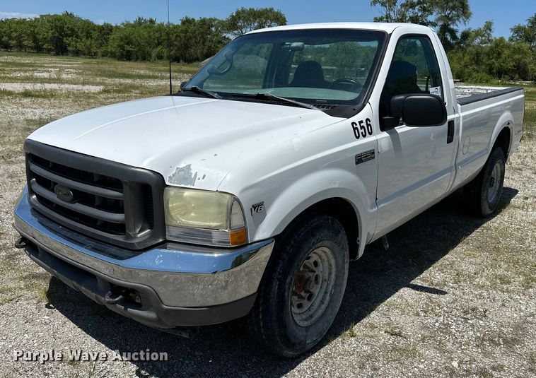2002 Ford F250 Super Duty XL  pickup truck - DF8562