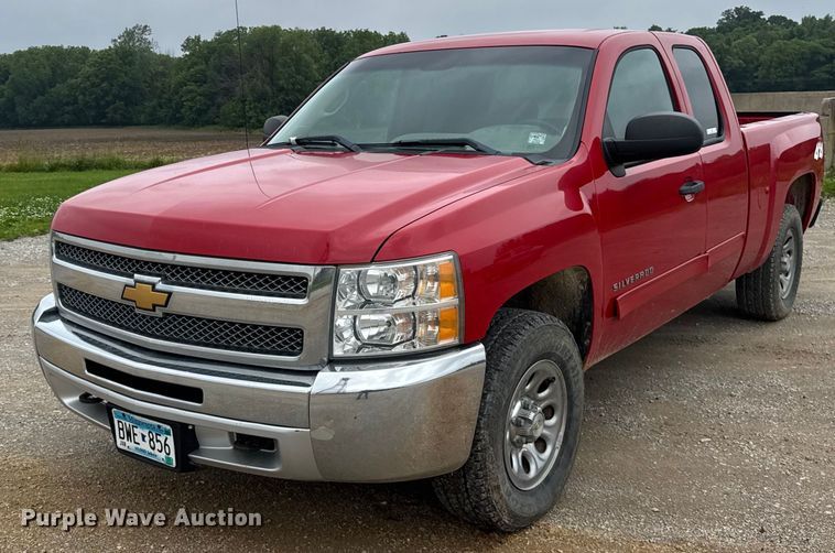 2012 Chevrolet Silverado 1500 Ext. Cab pickup truck - DI9031