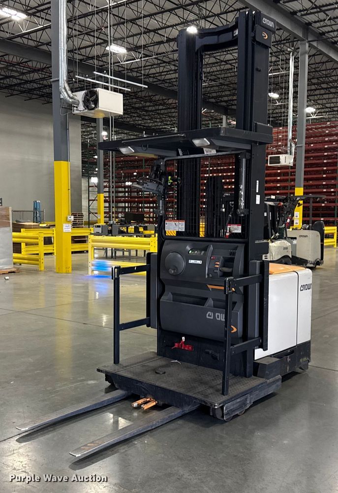 2017 Crown SP4050-30 order picker - DI9080