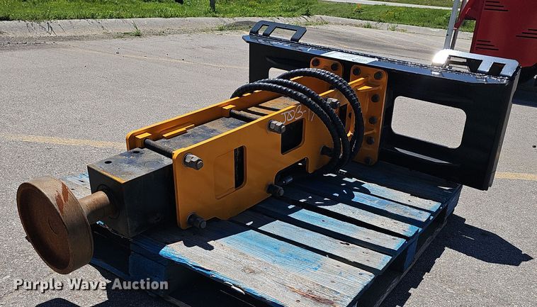 2025 Future FT-D680 skid steer post driver - DR3838