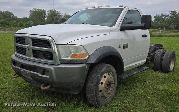 2011 Dodge Ram 5500 truck cab and chassis - DT6917