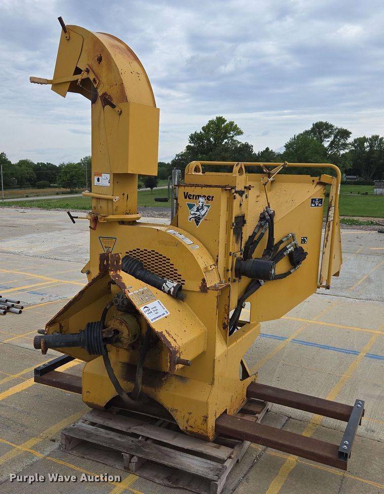 Vermeer wood chipper - DU7898