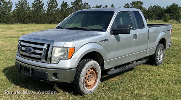 2010 Ford F150 SuperCab pickup truck - DX3830