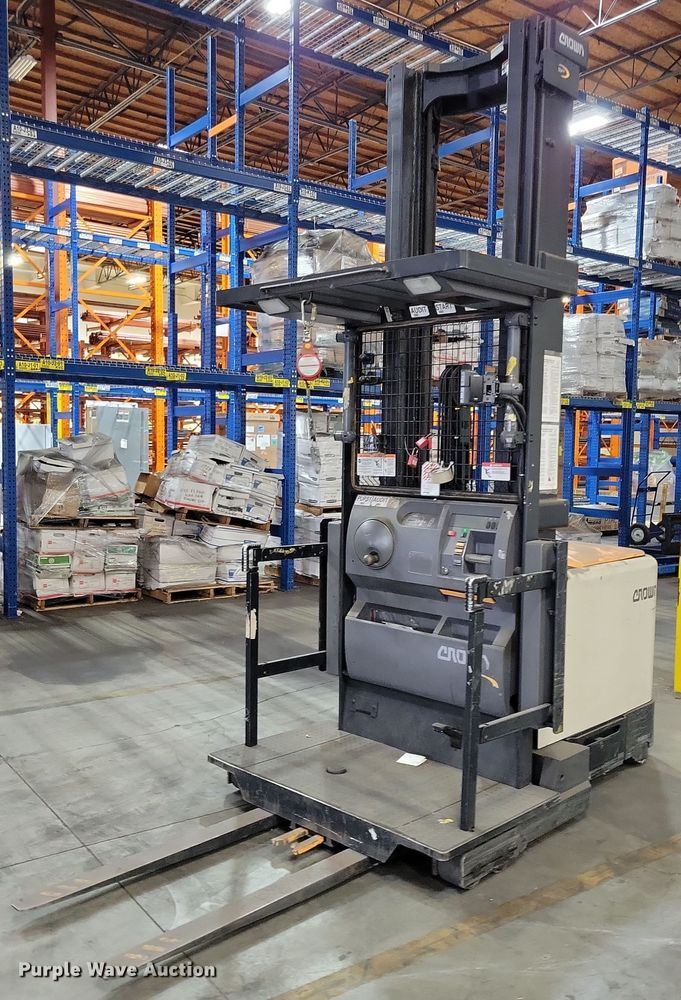 Crown SP 4000 order picker - DX7005