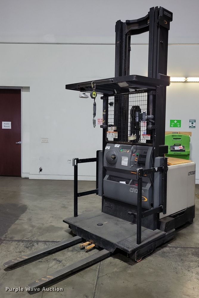 2016 Crown SP4050-30 order picker - DX7006