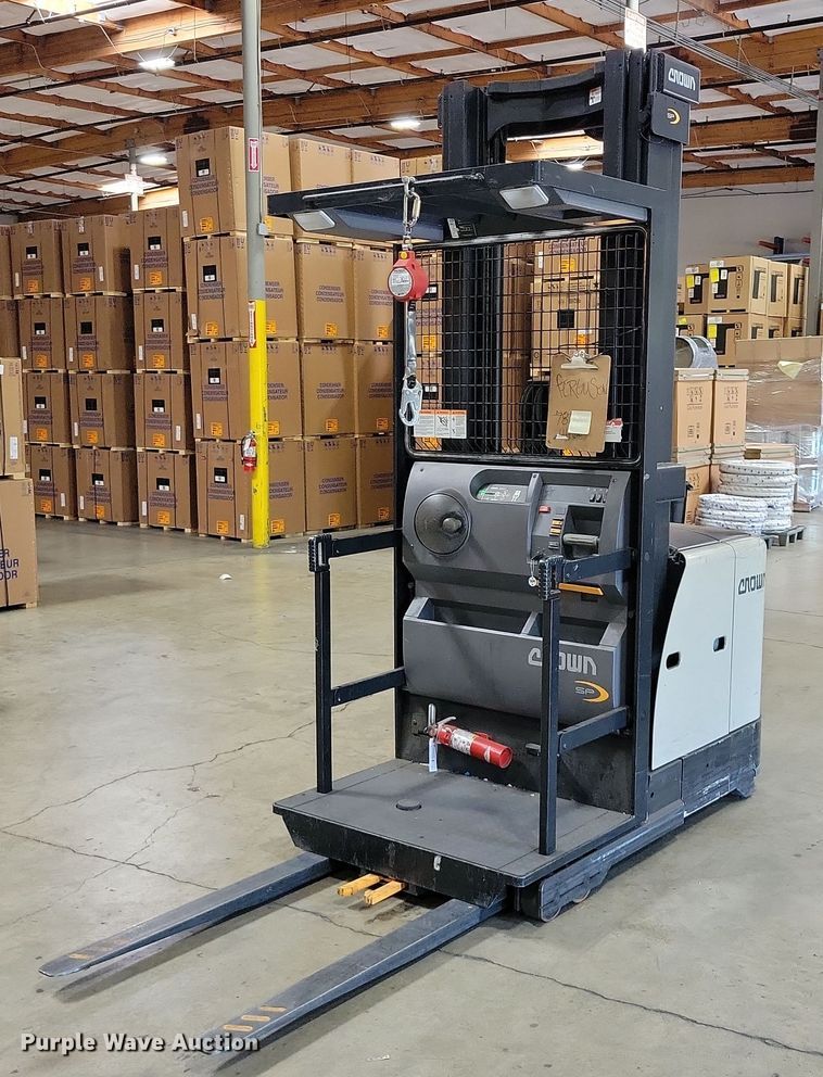 2017 Crown SP3520-30 order picker - DX7009