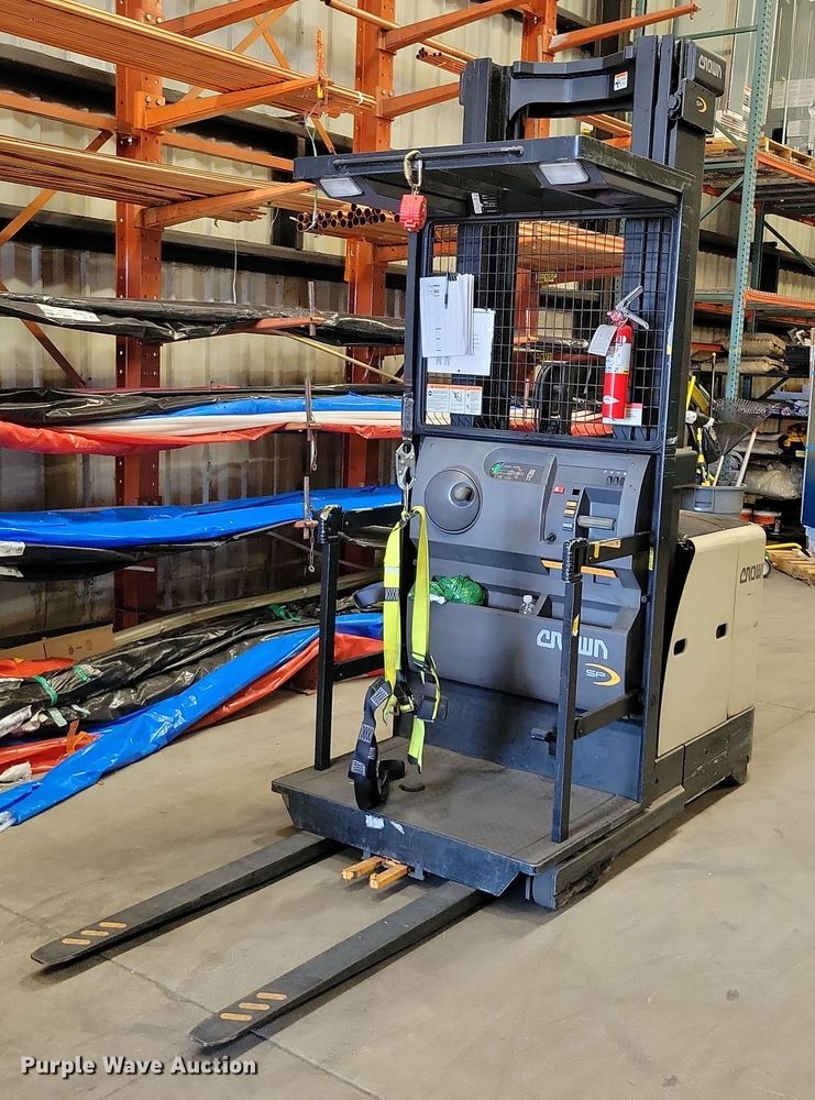 2016 Crown SP3520-30 order picker - DX7013