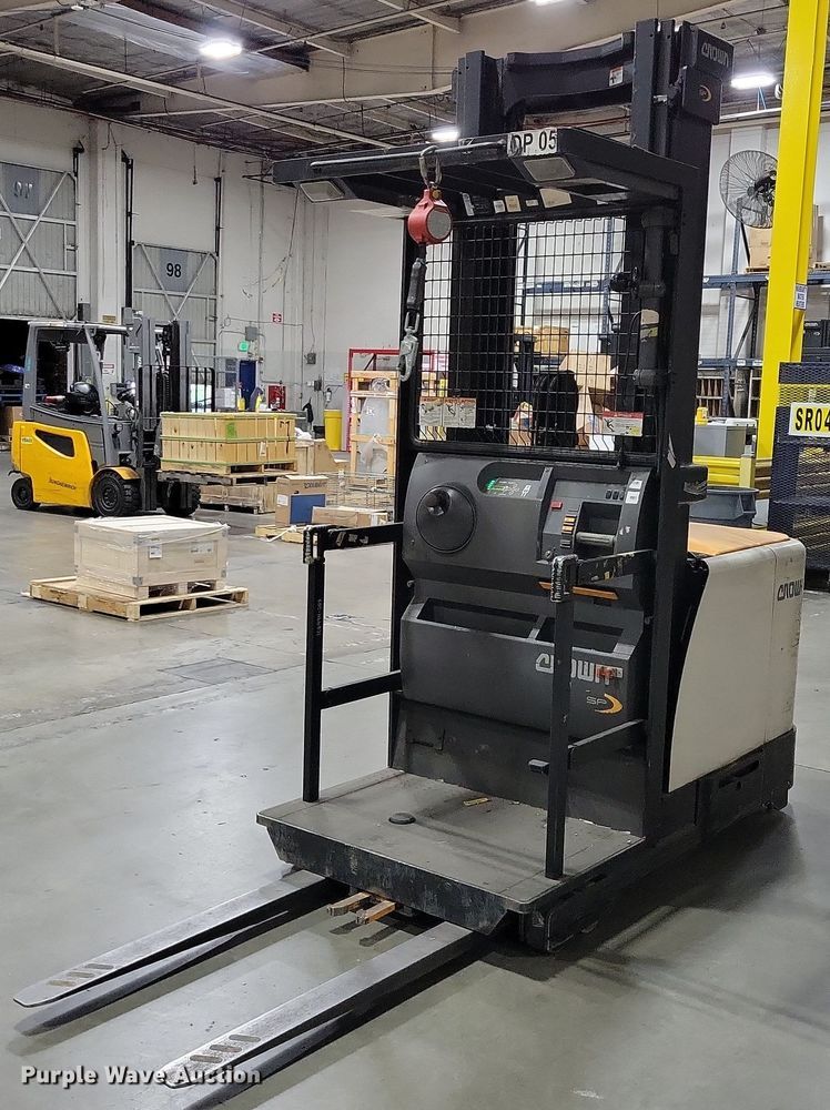 2015 Crown SP4020-30 order picker - DX7016