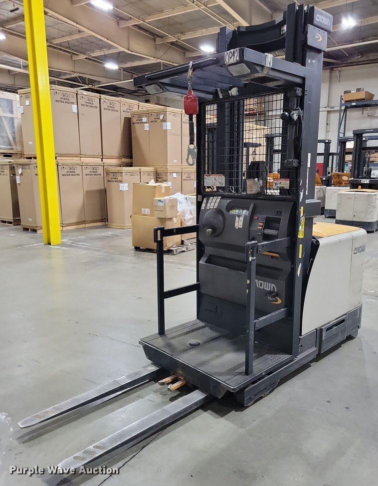 2015 Crown SP4020-30 order picker - DX7018