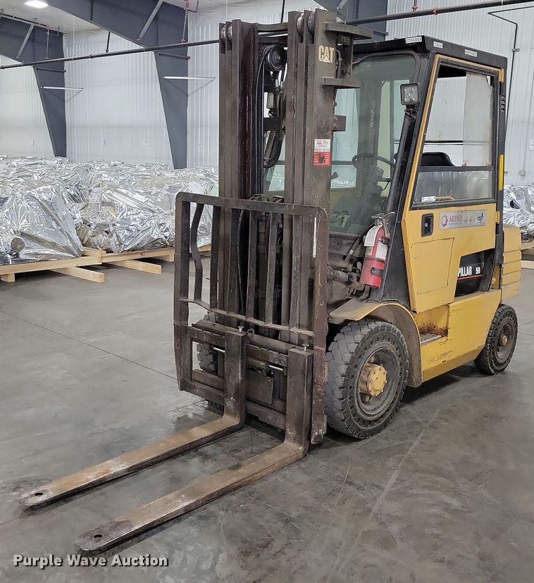 Caterpillar GP25 forklift - DX7090