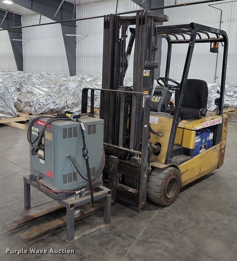 Caterpillar EP20KT forklift - DX7091