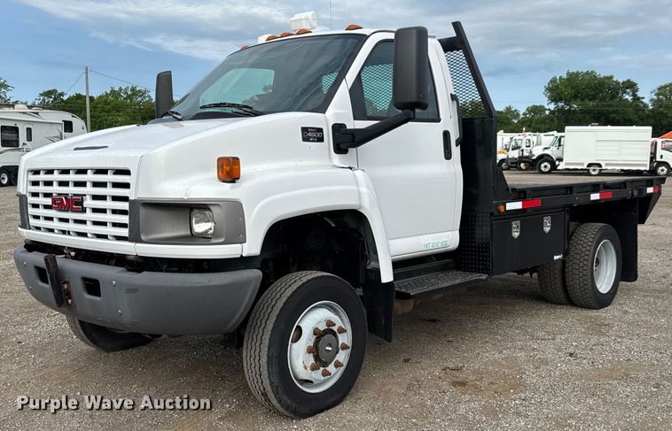 2007 GMC C4500 flatbed truck - DY0058