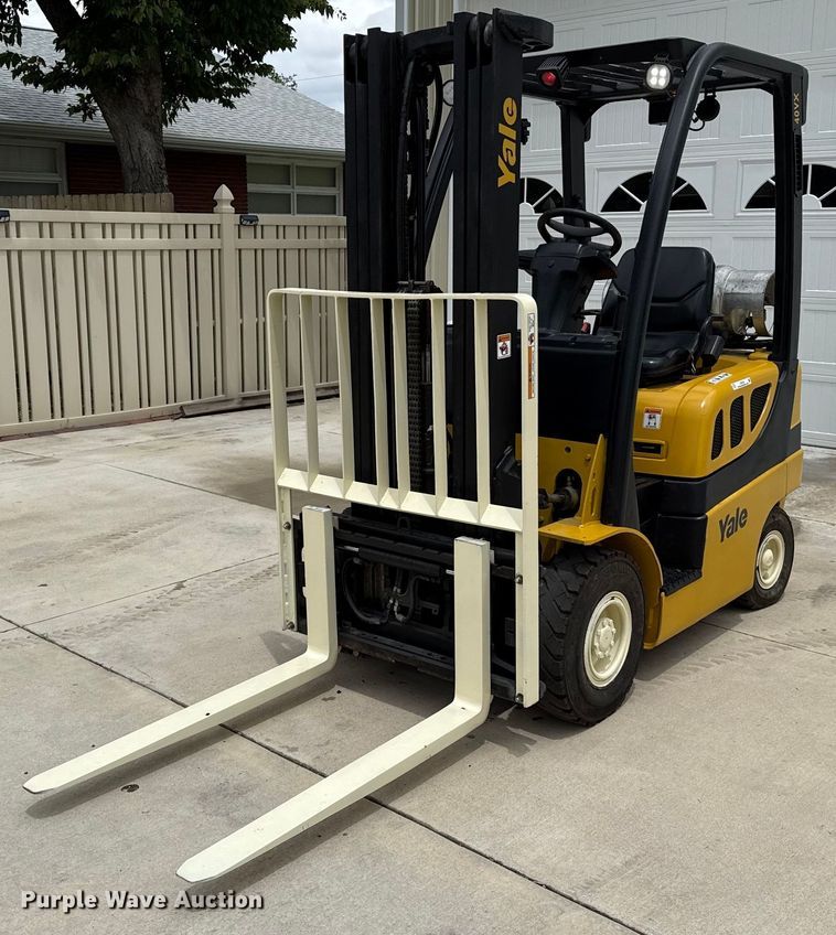 2019 Yale GLP040SVXNEA084 forklift - DZ8525