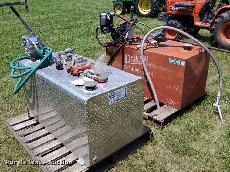 (2) fuel tanks - EB8141