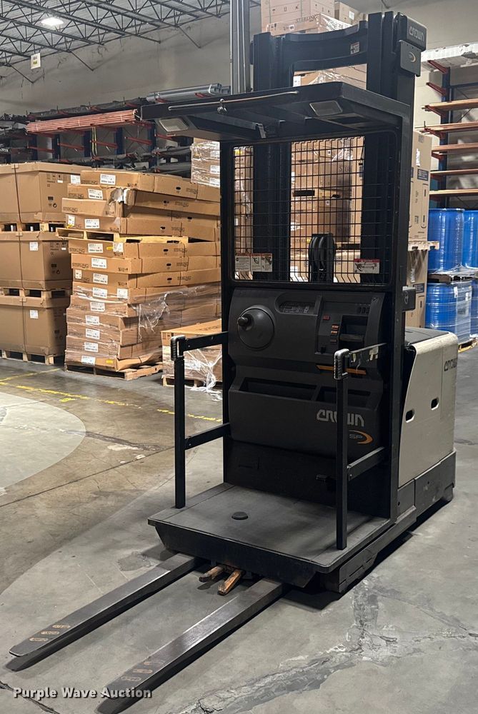 2016 Crown SP3520-30 order picker - EC3679