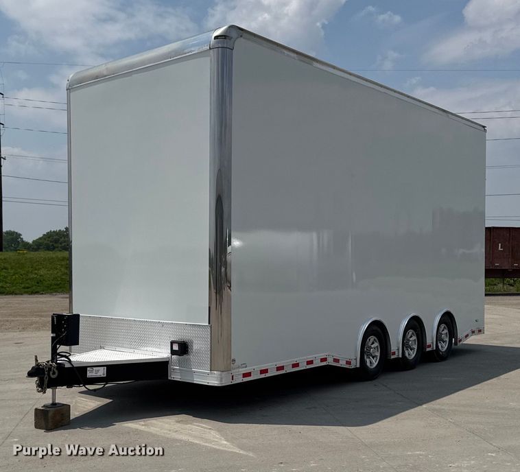 2015 Bravo Trailers Bravo Trailers ICON enclosed cargo trailer with lift - EC7990