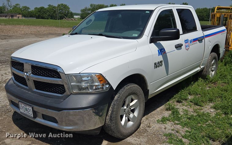 2015 Dodge Ram 1500  Crew Cab pickup truck - EF1507