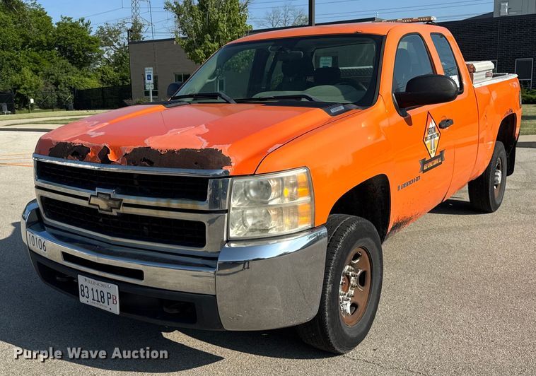 2007 Chevrolet Silverado 2500HD Ext. Cab pickup truck - EF2050