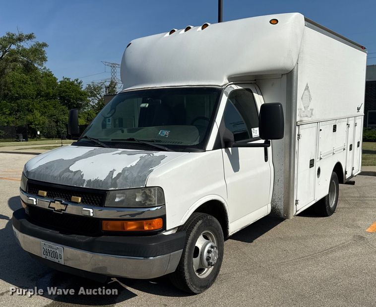2007 Chevrolet Express box truck - EF2052