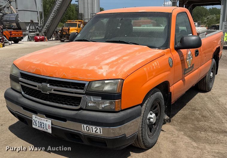 2006 Chevrolet Silverado 1500 pickup truck - EF2061