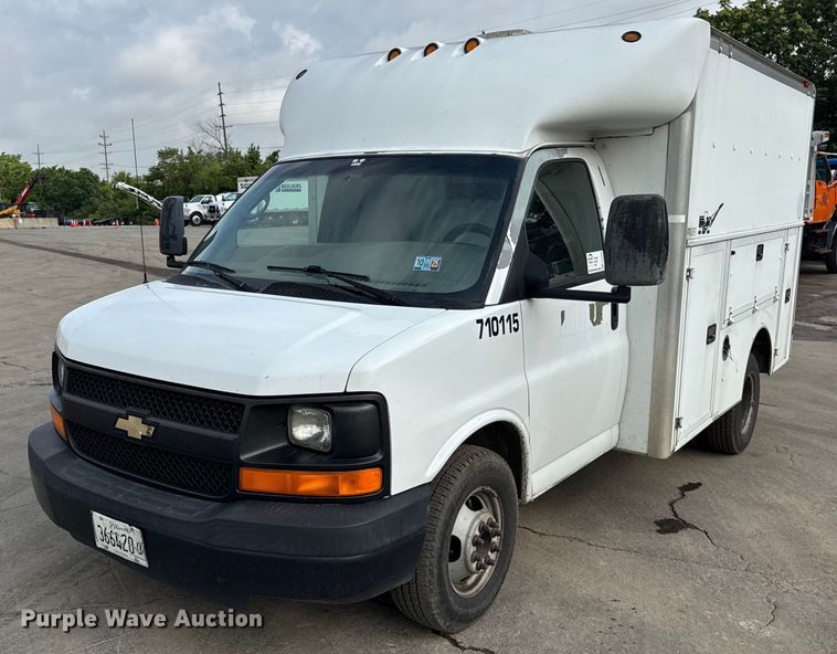 2007 Chevrolet Express box truck - EF2069