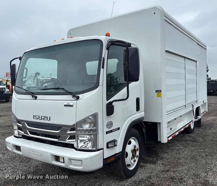 2017 Isuzu NRR box truck - EG5913