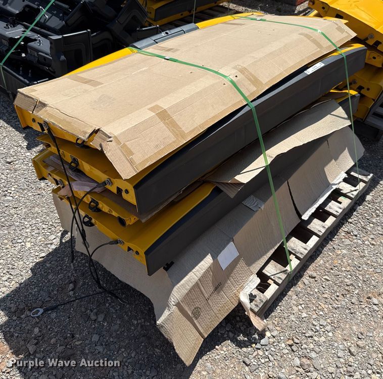 (6) pickup truck tailgates - EJ4762