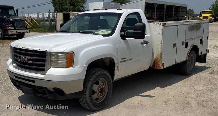 2008 GMC Sierra 3500HD utility bed pickup truck - EM2019
