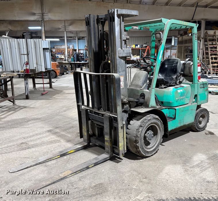 Mitsubishi FG30 forklift - EM2058