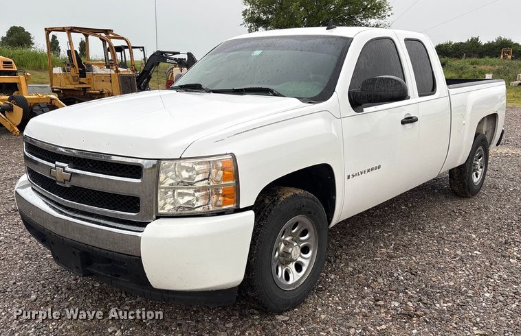 2008 Chevrolet Silverado 1500 Ext. Cab pickup truck - EM2594