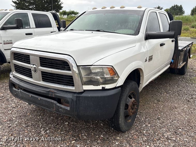 2012 Dodge Ram 3500 Crew Cab flatbed pickup truck - EM2598