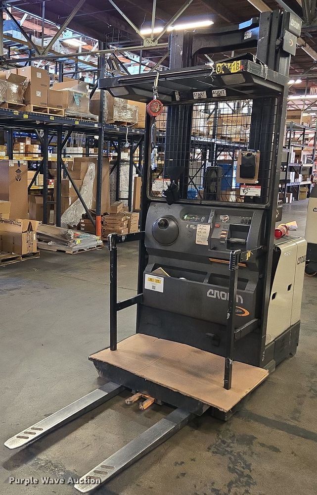 2015 Crown SP3520-30 order picker - FB9389