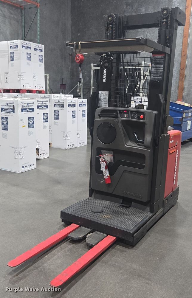 2015 Raymond 5400 order picker - FB9394