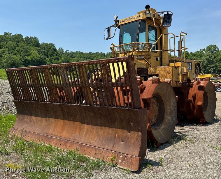 1992 Caterpillar 826C landfill compactor - DI9052