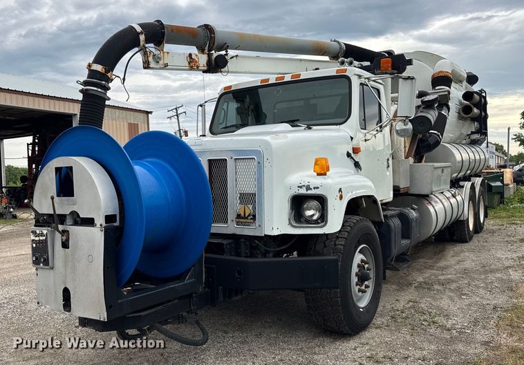 1999 International 2674 sewer rodder truck - DI9079