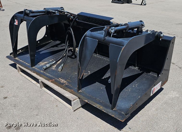 JCT Attachments skid steer grapple bucket - DR3841
