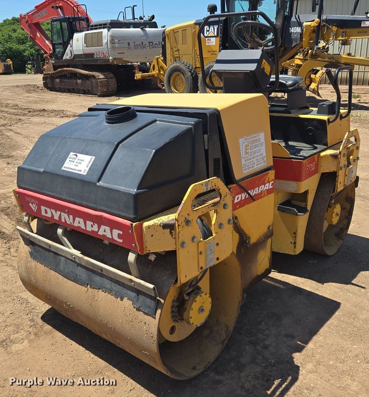 1998 DynaPac CC122 double drum vibratory roller - DT4928