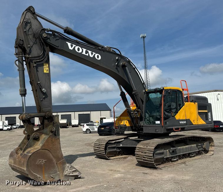 2023 Volvo EC350EL excavator - DV4189