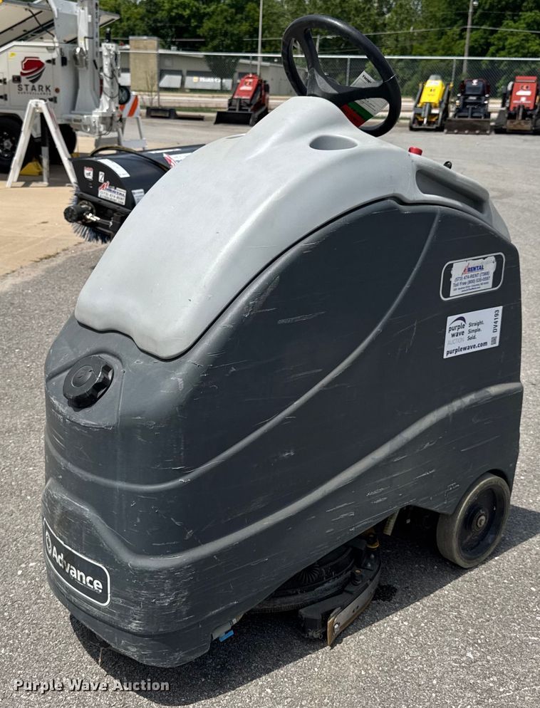 Advance SC1500 X20D floor scrubber - DV4193
