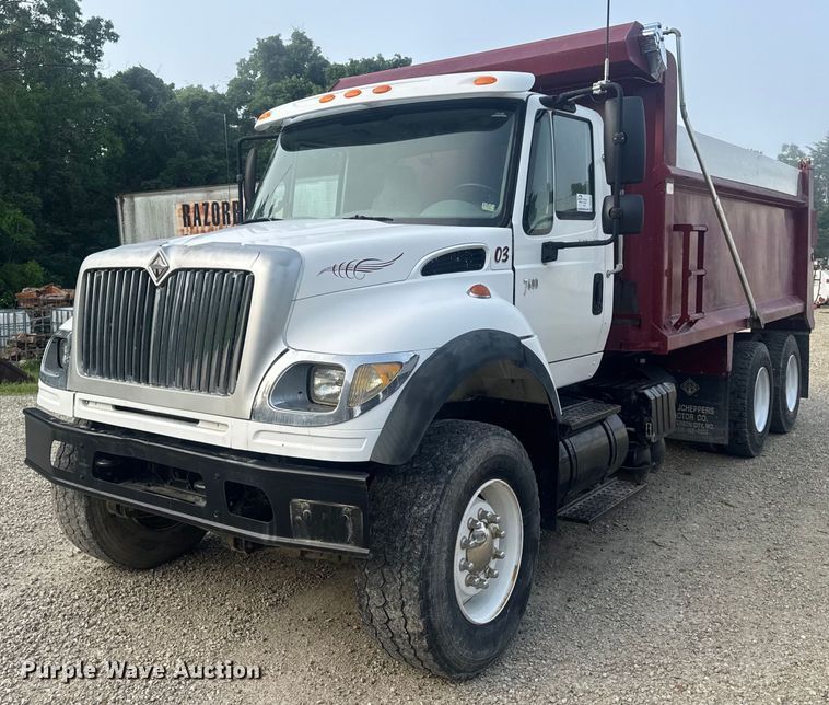 2003 International 7600 6X4 dump truck - DV4194