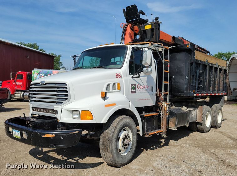 2003 Sterling LT8500 grapple crane truck - DX7031