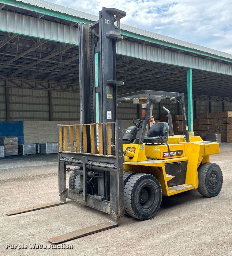 Caterpillar DP70 forklift - DY0176