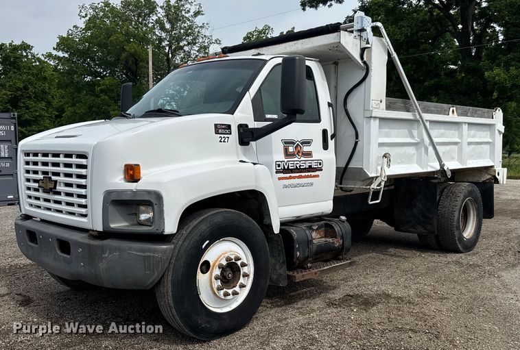 2004 Chevrolet C6500 dump truck - DY0194