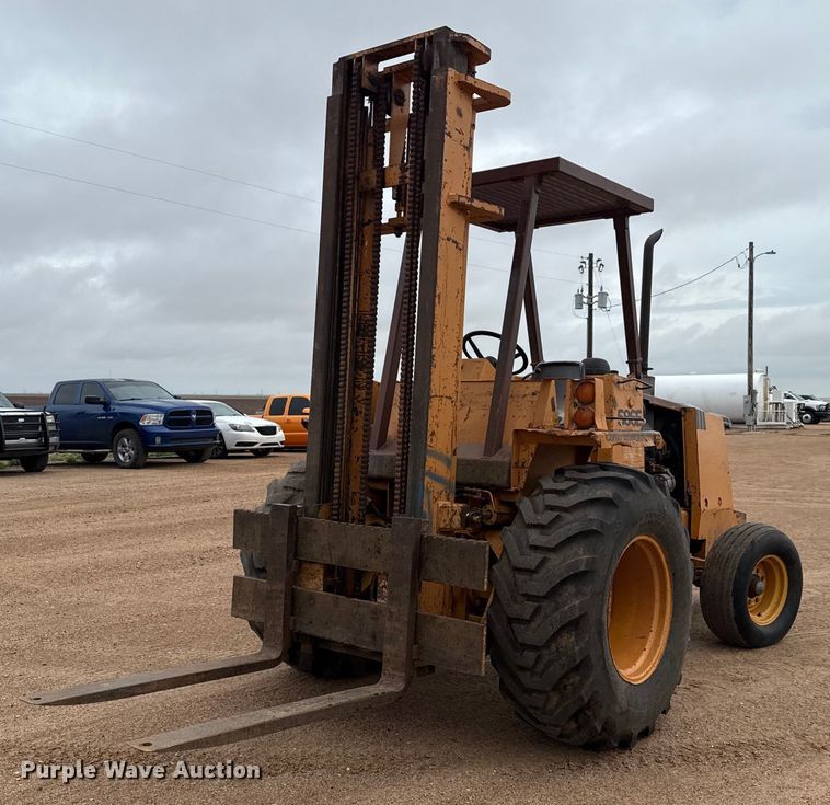Case 586E forklift - DZ8569