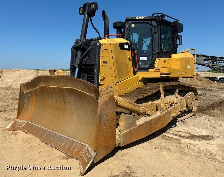2016 Caterpillar D7E dozer - EB2587